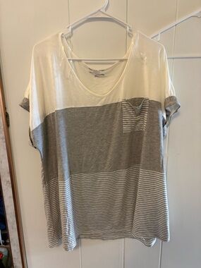 Casual V-Neck Colorblock Pocket Tee - White & Gray